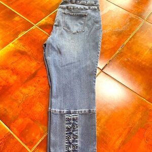 Women’s Capri Jeans - SIZE: 18W